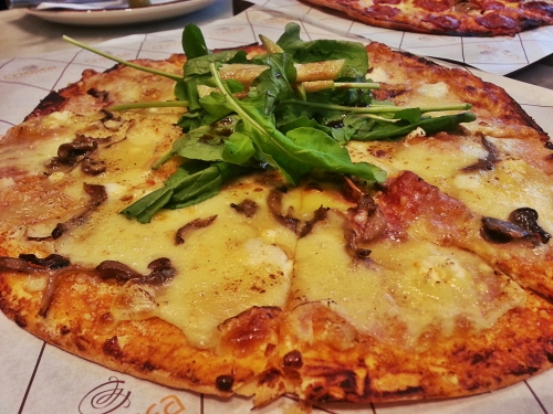 vegetarian pizza bonifacio fort